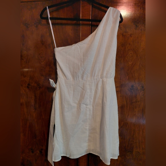 NWT Lulus white faux wrap med - Picture 3 of 4